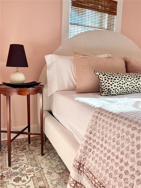 For Sale: $267,300 (2 beds, 1 baths, 1100 Square Feet)