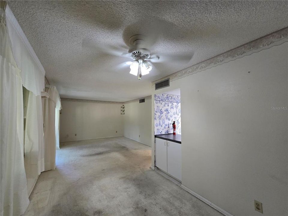 На продажу: $119,000 (2 спален, 2 ванн, 1138 Квадратных фут)