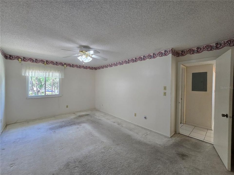 На продажу: $119,000 (2 спален, 2 ванн, 1138 Квадратных фут)