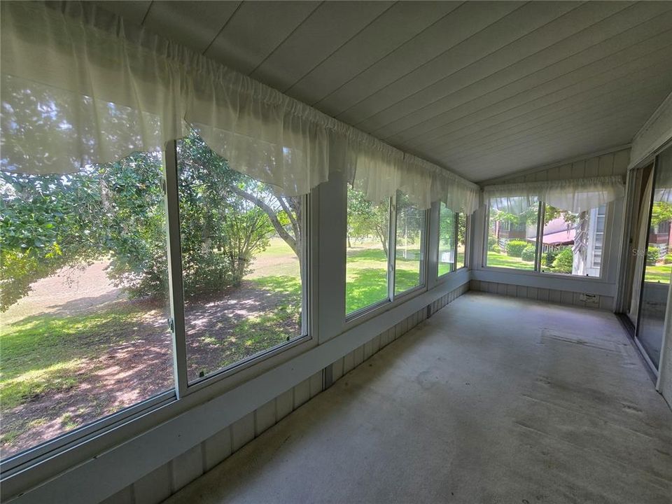 На продажу: $119,000 (2 спален, 2 ванн, 1138 Квадратных фут)