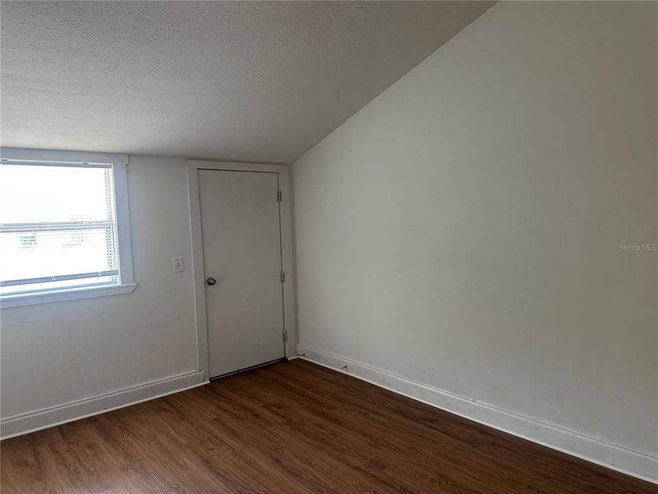 Active With Contract: $240,000 (4 beds, 1 baths, 1115 Square Feet)