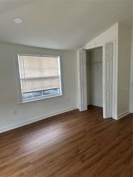 Active With Contract: $240,000 (4 beds, 1 baths, 1115 Square Feet)