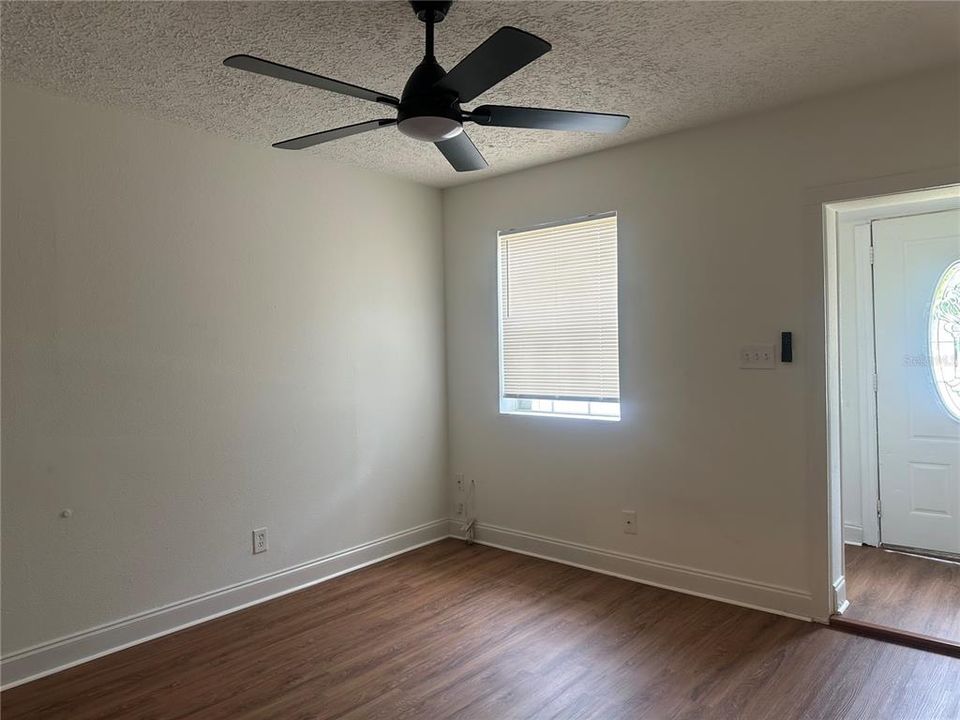 Active With Contract: $240,000 (4 beds, 1 baths, 1115 Square Feet)