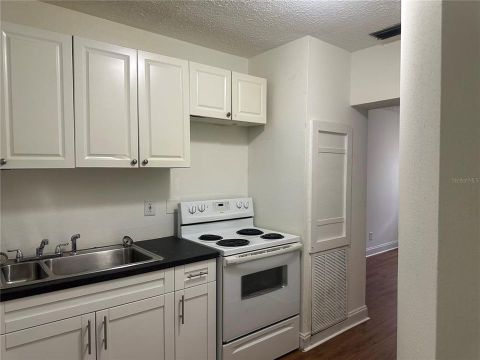 Active With Contract: $240,000 (4 beds, 1 baths, 1115 Square Feet)