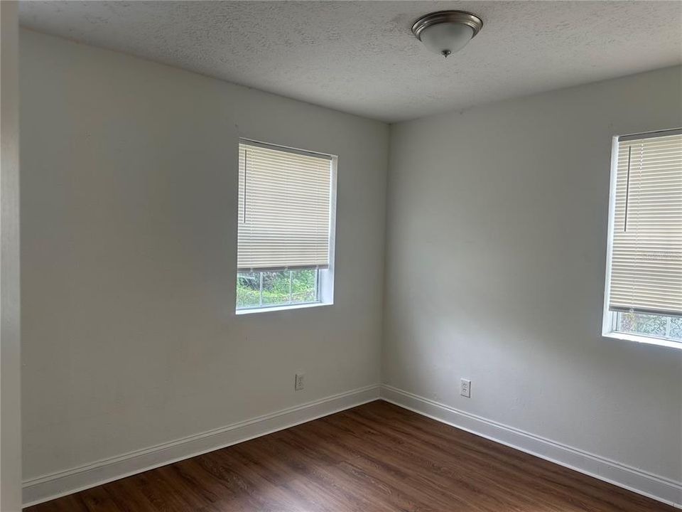 Active With Contract: $240,000 (4 beds, 1 baths, 1115 Square Feet)