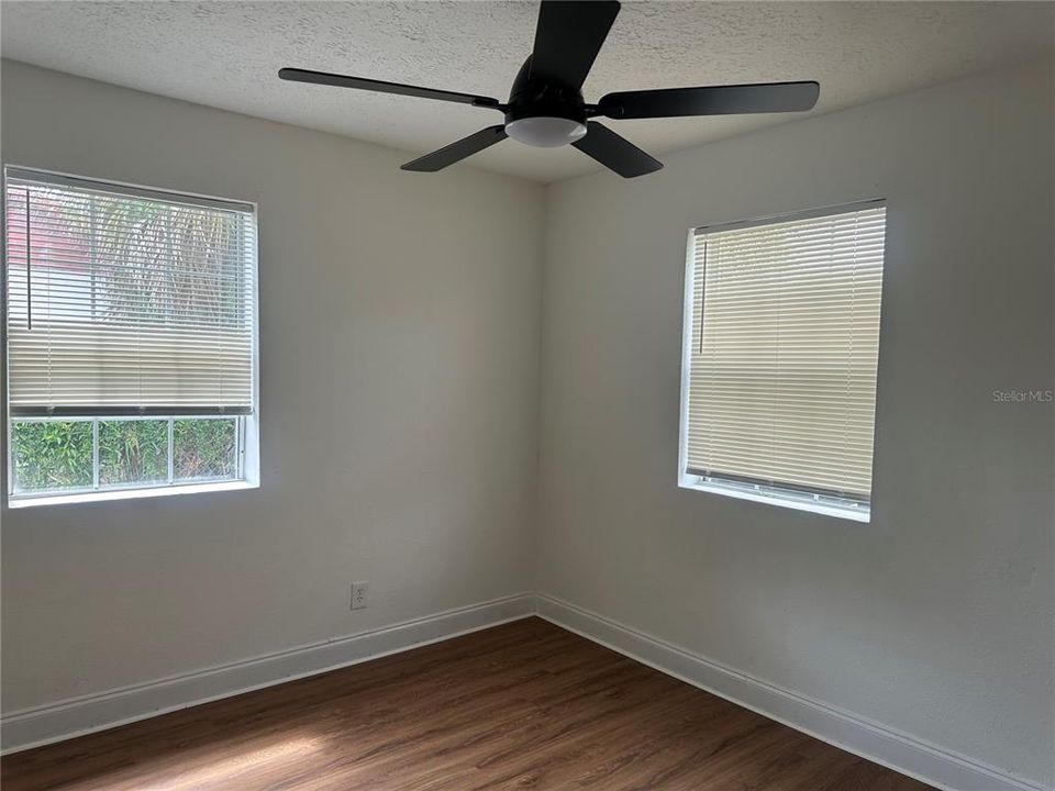 Active With Contract: $240,000 (4 beds, 1 baths, 1115 Square Feet)