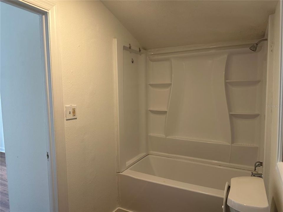 Active With Contract: $240,000 (4 beds, 1 baths, 1115 Square Feet)