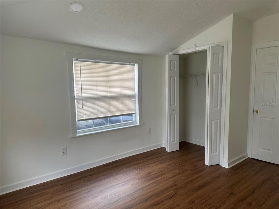 Active With Contract: $240,000 (4 beds, 1 baths, 1115 Square Feet)