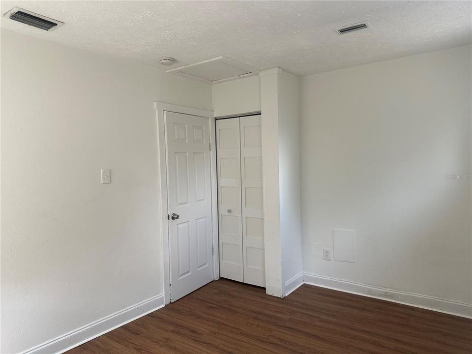 Active With Contract: $240,000 (4 beds, 1 baths, 1115 Square Feet)