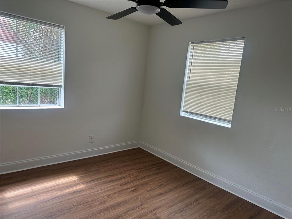 Active With Contract: $240,000 (4 beds, 1 baths, 1115 Square Feet)