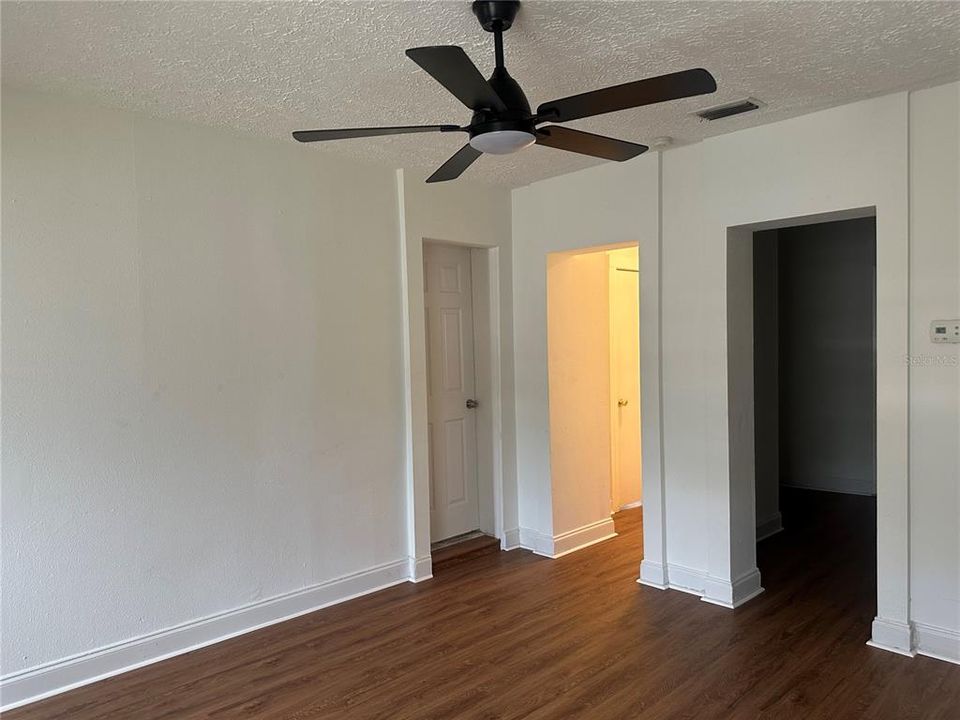 Active With Contract: $240,000 (4 beds, 1 baths, 1115 Square Feet)