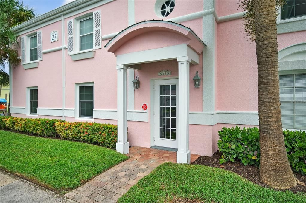 На продажу: $300,000 (2 спален, 1 ванн, 825 Квадратных фут)