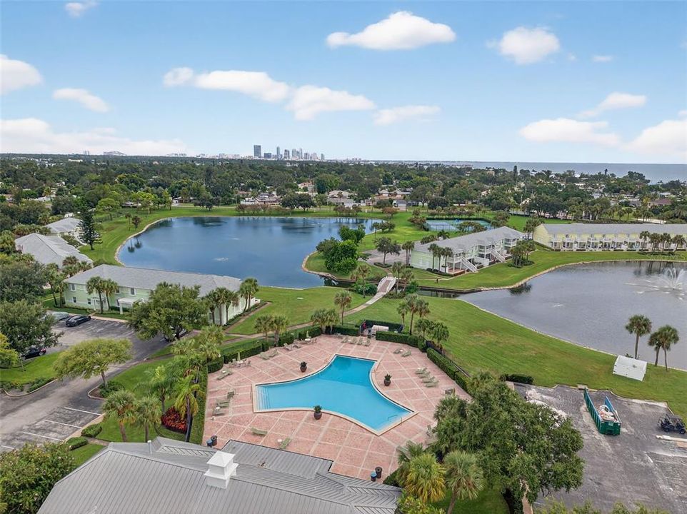 На продажу: $300,000 (2 спален, 1 ванн, 825 Квадратных фут)