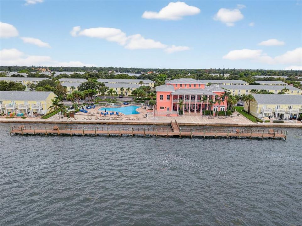 На продажу: $300,000 (2 спален, 1 ванн, 825 Квадратных фут)