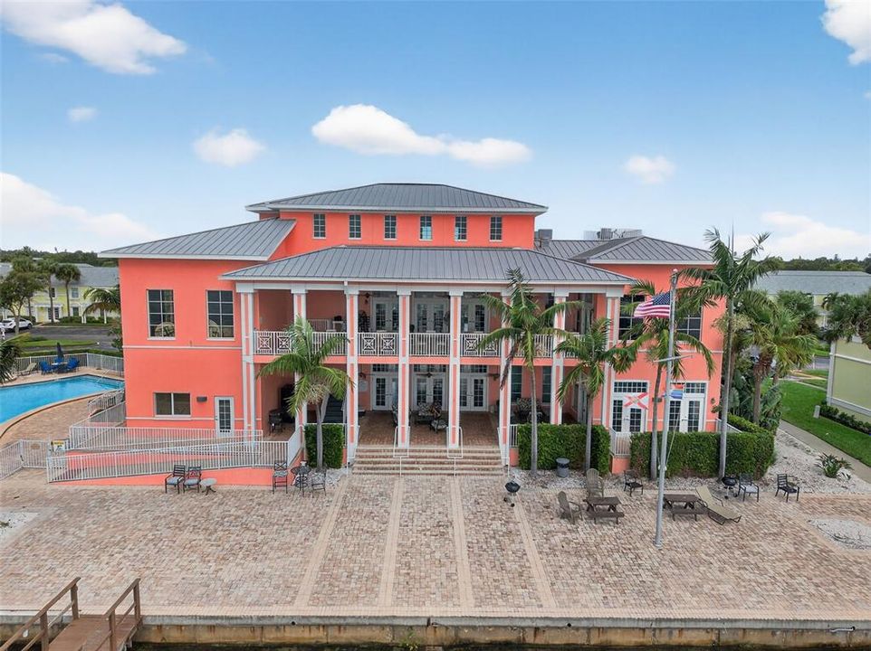 На продажу: $300,000 (2 спален, 1 ванн, 825 Квадратных фут)