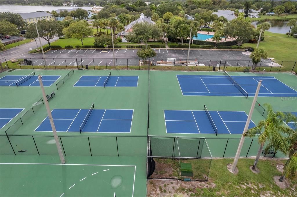 На продажу: $300,000 (2 спален, 1 ванн, 825 Квадратных фут)