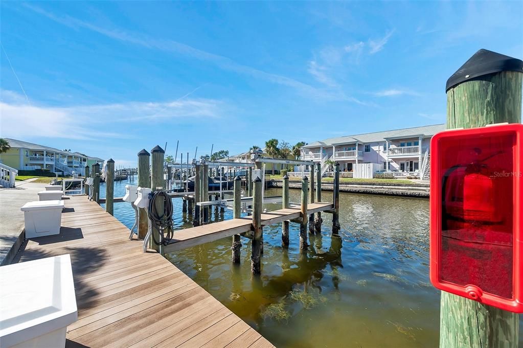 На продажу: $300,000 (2 спален, 1 ванн, 825 Квадратных фут)