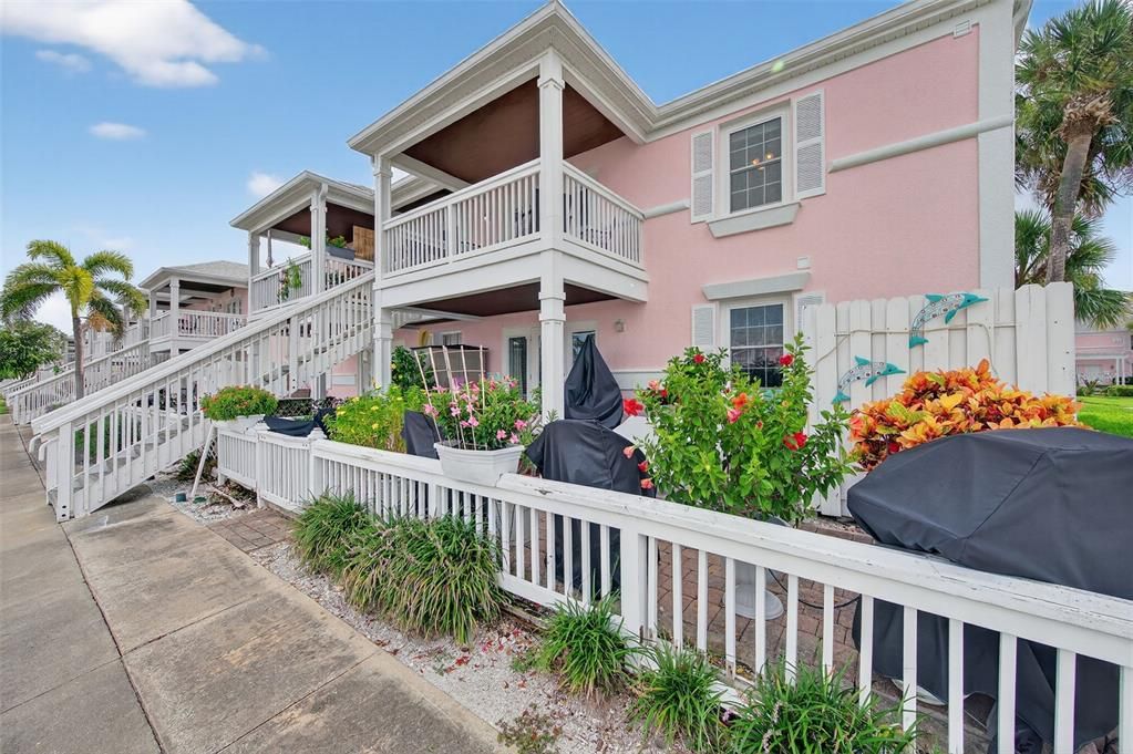 На продажу: $300,000 (2 спален, 1 ванн, 825 Квадратных фут)