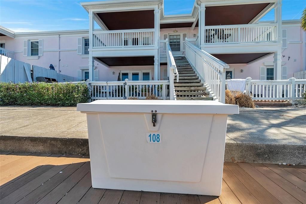 На продажу: $300,000 (2 спален, 1 ванн, 825 Квадратных фут)