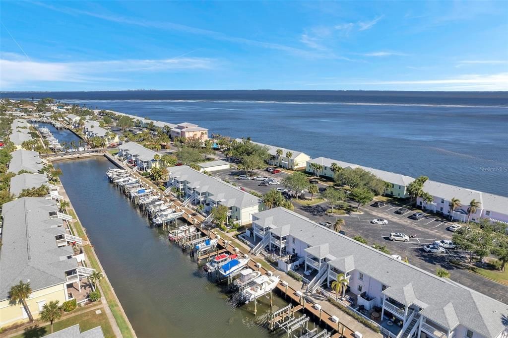 На продажу: $300,000 (2 спален, 1 ванн, 825 Квадратных фут)