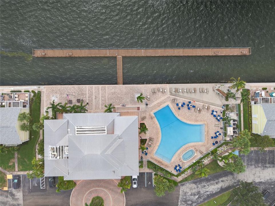 На продажу: $300,000 (2 спален, 1 ванн, 825 Квадратных фут)