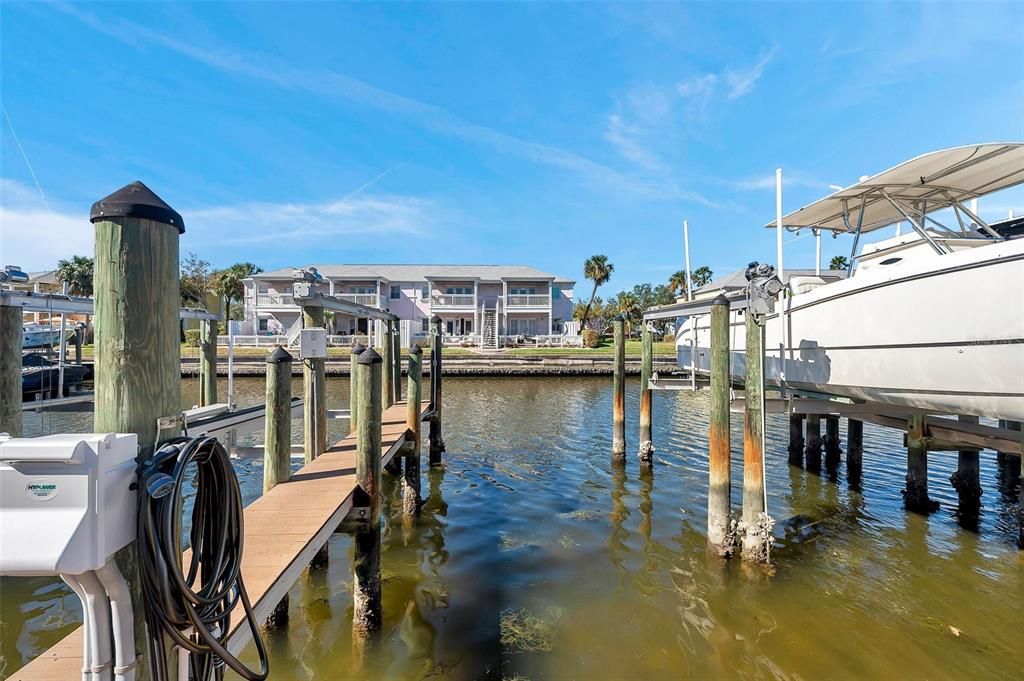 На продажу: $300,000 (2 спален, 1 ванн, 825 Квадратных фут)