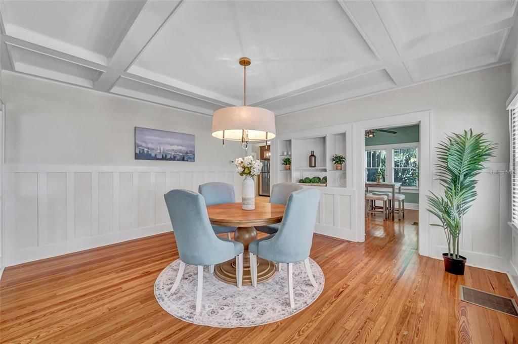 出租: $6,200 (3 贝兹, 2 浴室, 2906 平方英尺)