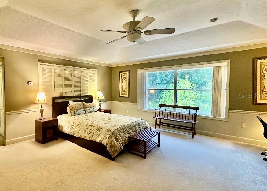 For Sale: $759,500 (6 beds, 4 baths, 3577 Square Feet)