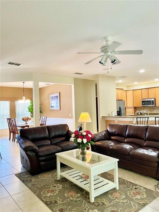 For Sale: $759,500 (6 beds, 4 baths, 3577 Square Feet)