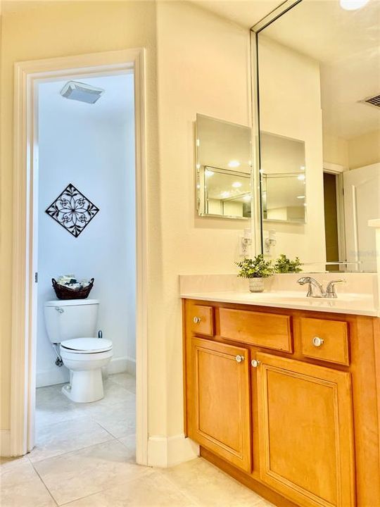 For Sale: $759,500 (6 beds, 4 baths, 3577 Square Feet)