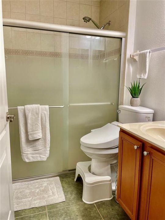 For Sale: $759,500 (6 beds, 4 baths, 3577 Square Feet)