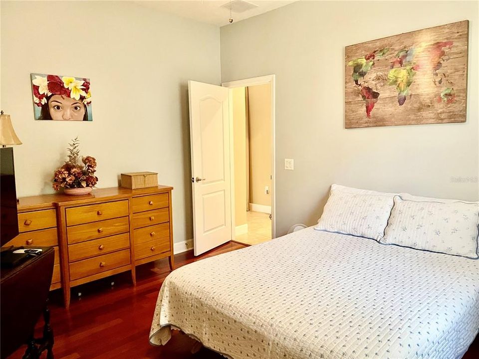 For Sale: $759,500 (6 beds, 4 baths, 3577 Square Feet)