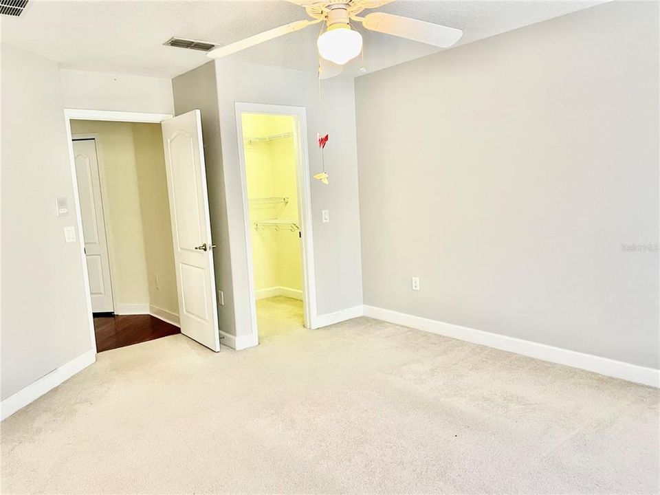 For Sale: $759,500 (6 beds, 4 baths, 3577 Square Feet)