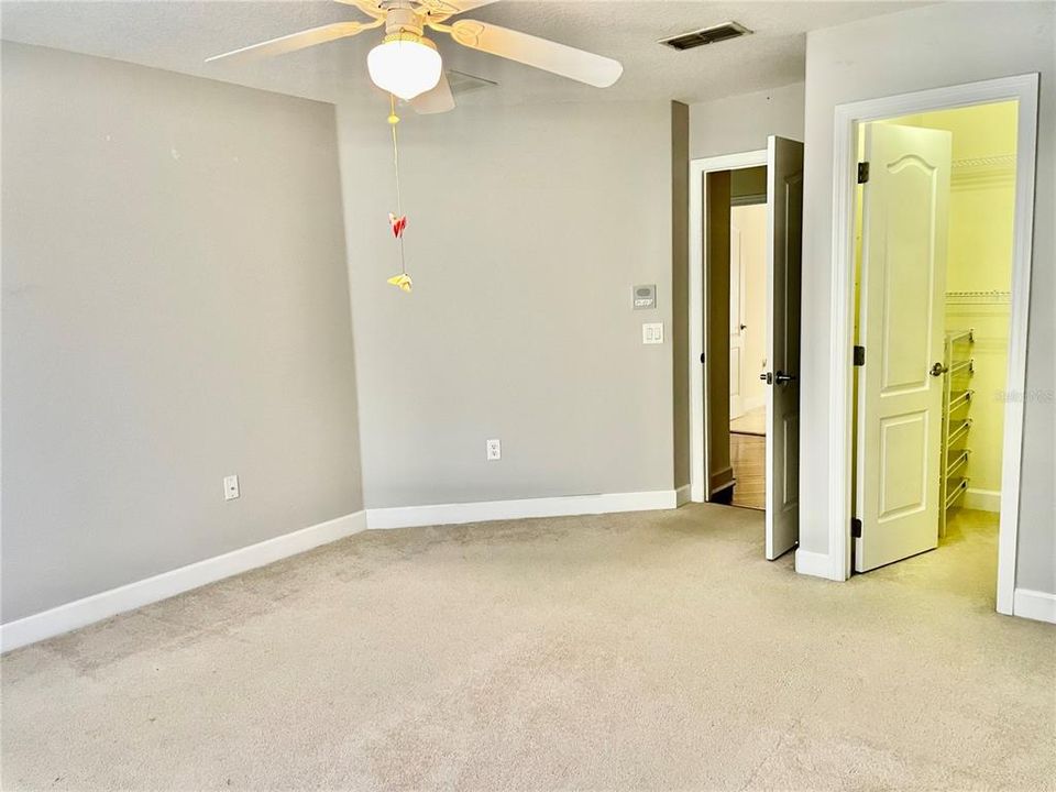 For Sale: $759,500 (6 beds, 4 baths, 3577 Square Feet)