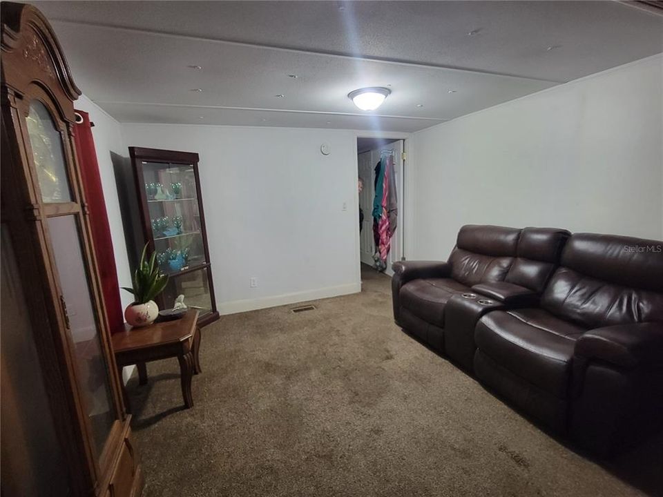 For Sale: $140,000 (3 beds, 2 baths, 1248 Square Feet)