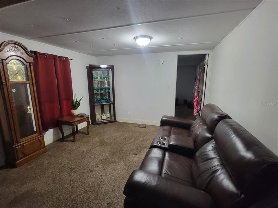 For Sale: $140,000 (3 beds, 2 baths, 1248 Square Feet)