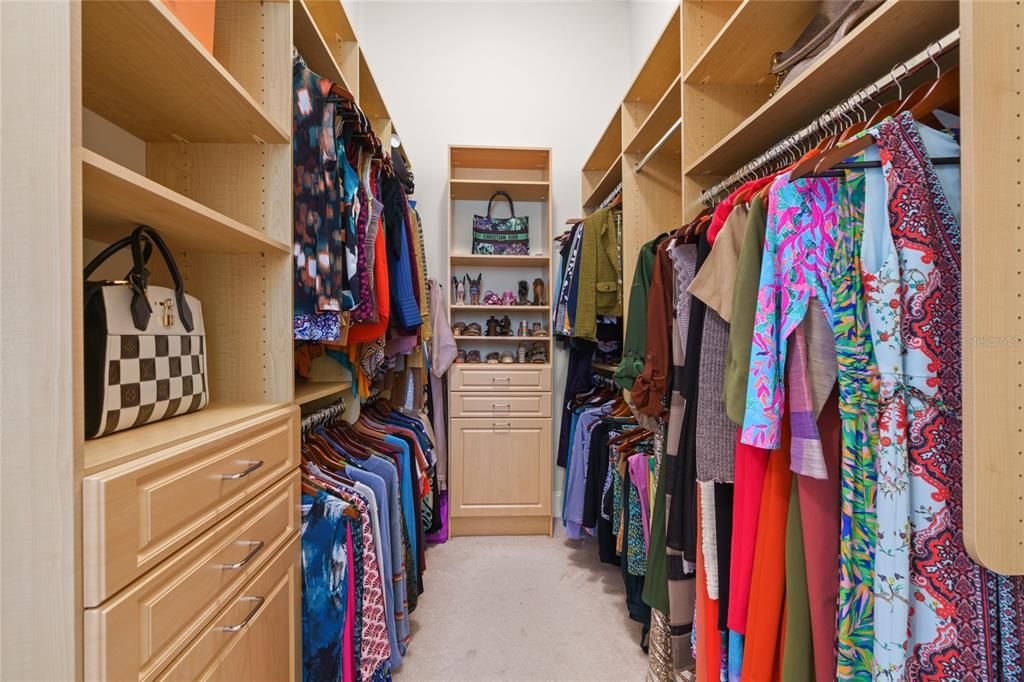 待售: $1,900,000 (5 贝兹, 4 浴室, 6784 平方英尺)