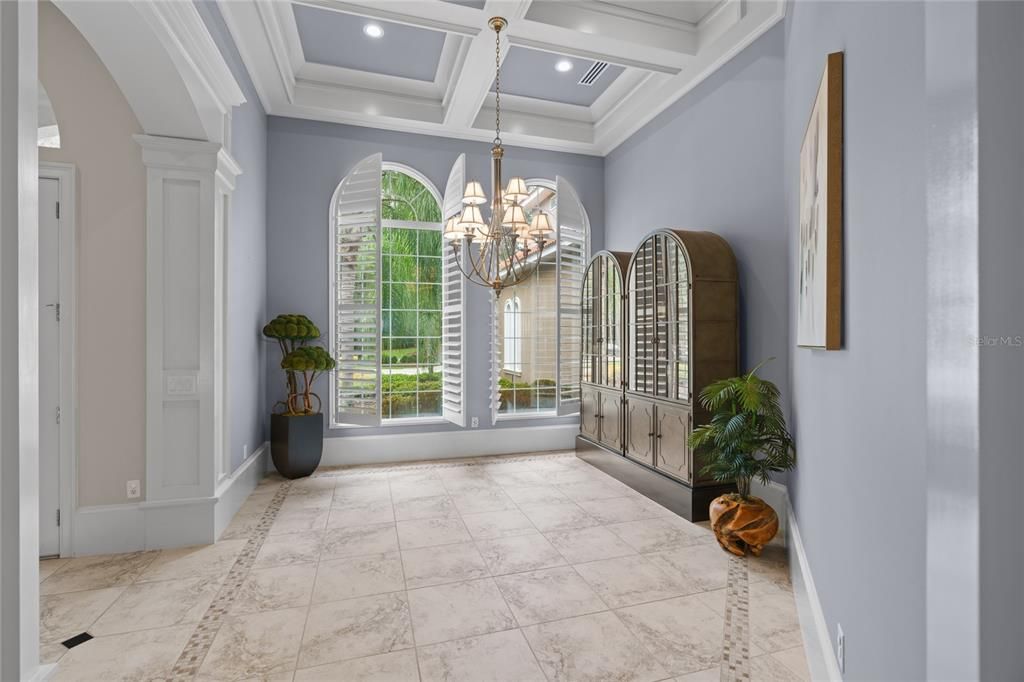 待售: $1,900,000 (5 贝兹, 4 浴室, 6784 平方英尺)