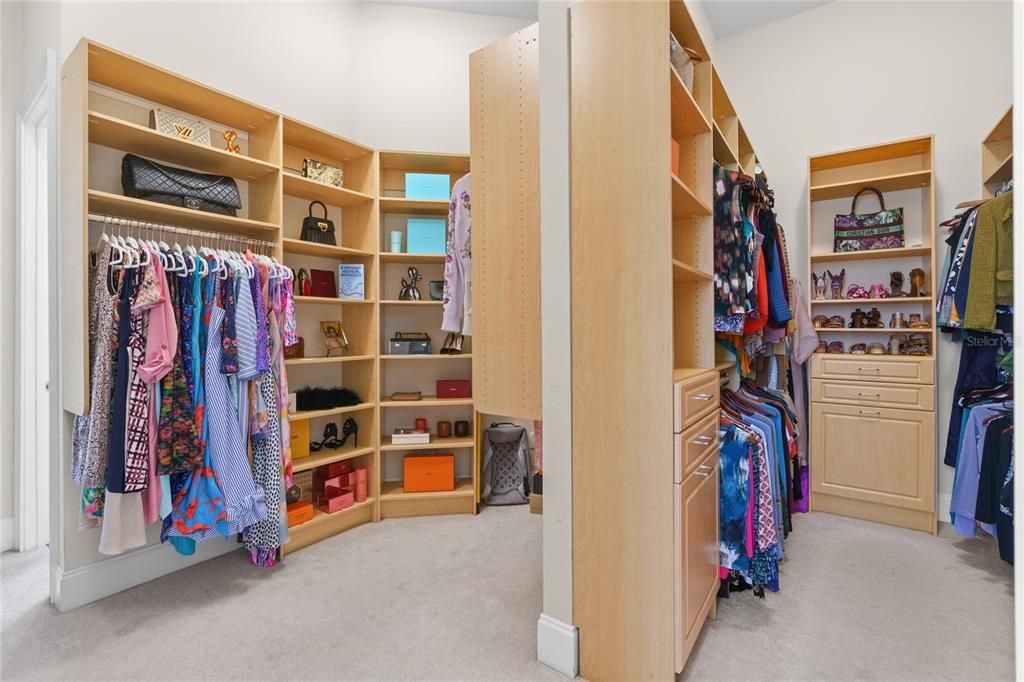 待售: $1,900,000 (5 贝兹, 4 浴室, 6784 平方英尺)