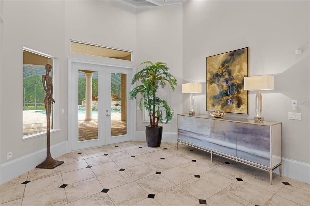 待售: $1,900,000 (5 贝兹, 4 浴室, 6784 平方英尺)