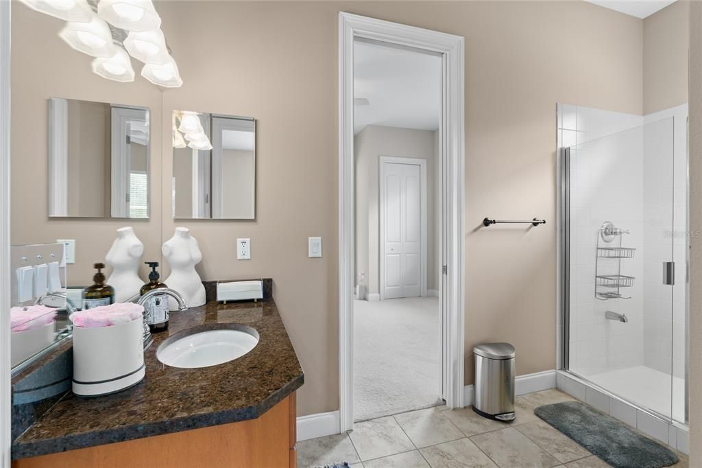 待售: $1,900,000 (5 贝兹, 4 浴室, 6784 平方英尺)