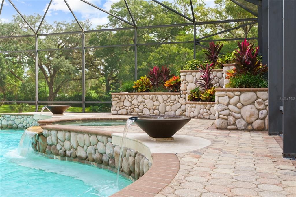 待售: $1,900,000 (5 贝兹, 4 浴室, 6784 平方英尺)