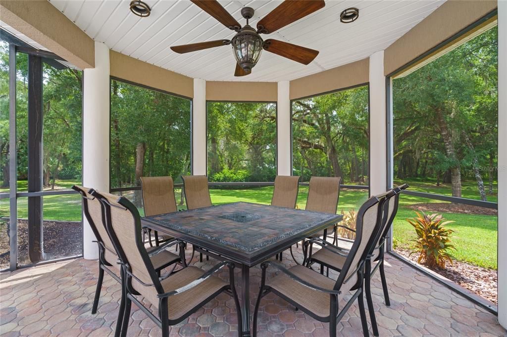 待售: $1,900,000 (5 贝兹, 4 浴室, 6784 平方英尺)