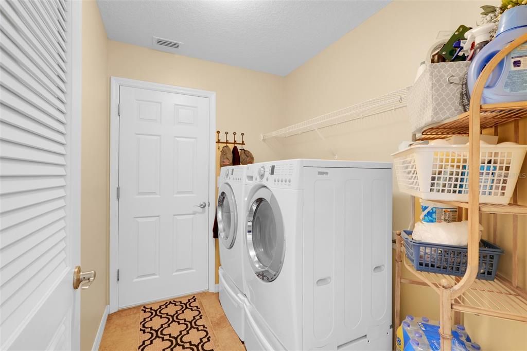 待售: $417,000 (3 贝兹, 2 浴室, 2210 平方英尺)