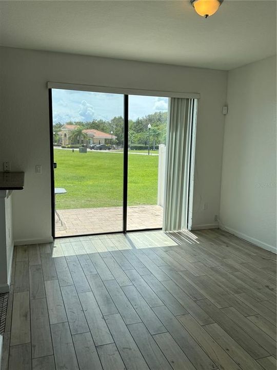 待售: $259,999 (3 贝兹, 2 浴室, 1596 平方英尺)