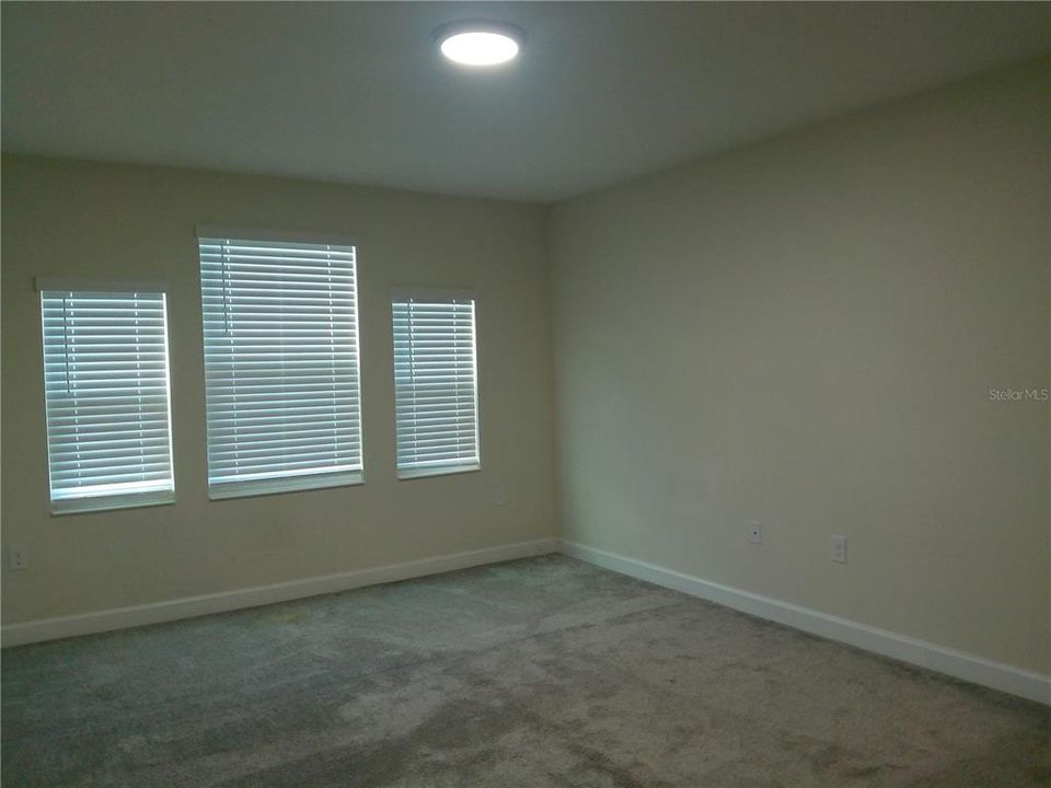 Active With Contract: $2,769 (4 beds, 2 baths, 2333 Square Feet)