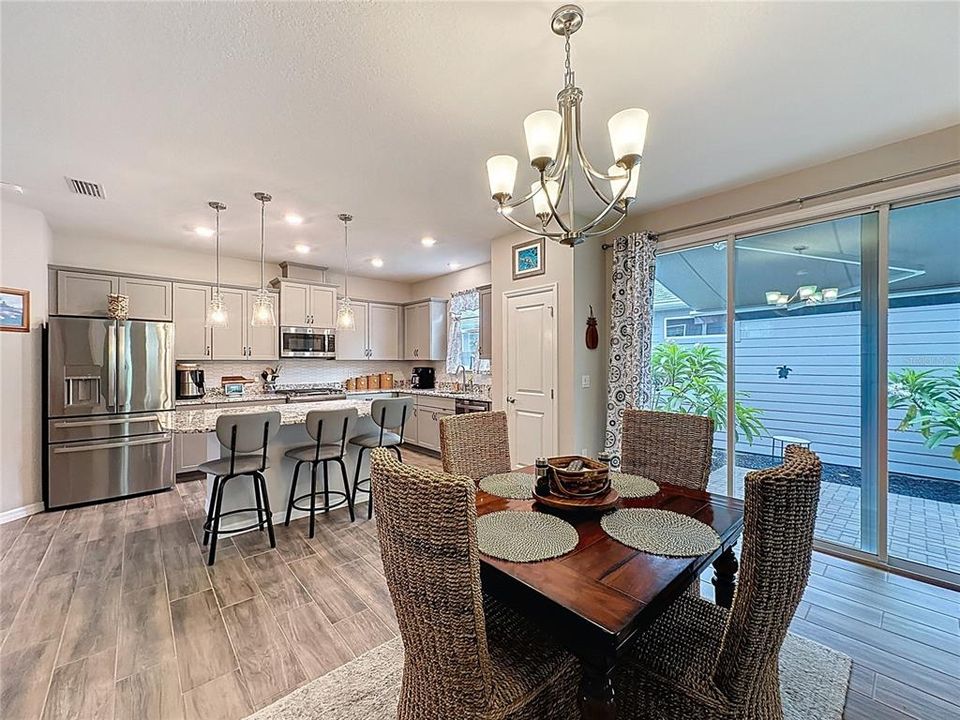 Active With Contract: $340,000 (2 beds, 2 baths, 1568 Square Feet)