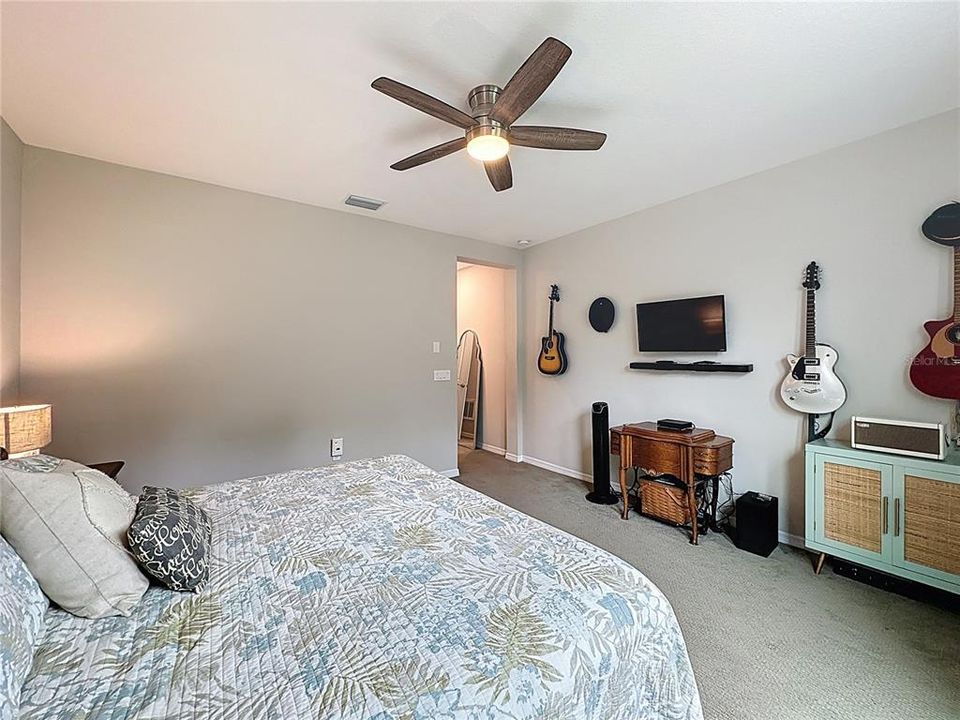 Active With Contract: $340,000 (2 beds, 2 baths, 1568 Square Feet)