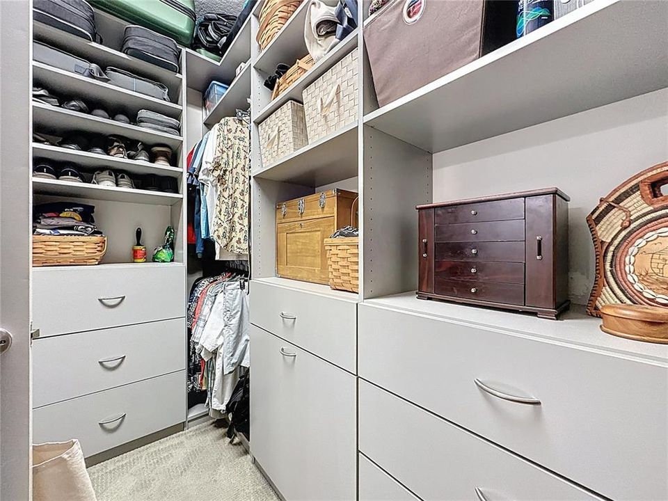 Active With Contract: $340,000 (2 beds, 2 baths, 1568 Square Feet)