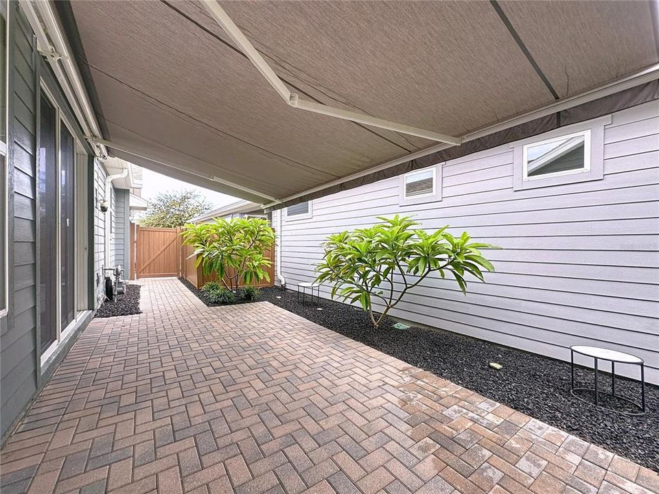 Active With Contract: $340,000 (2 beds, 2 baths, 1568 Square Feet)